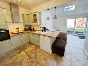 Kitchen- click for photo gallery